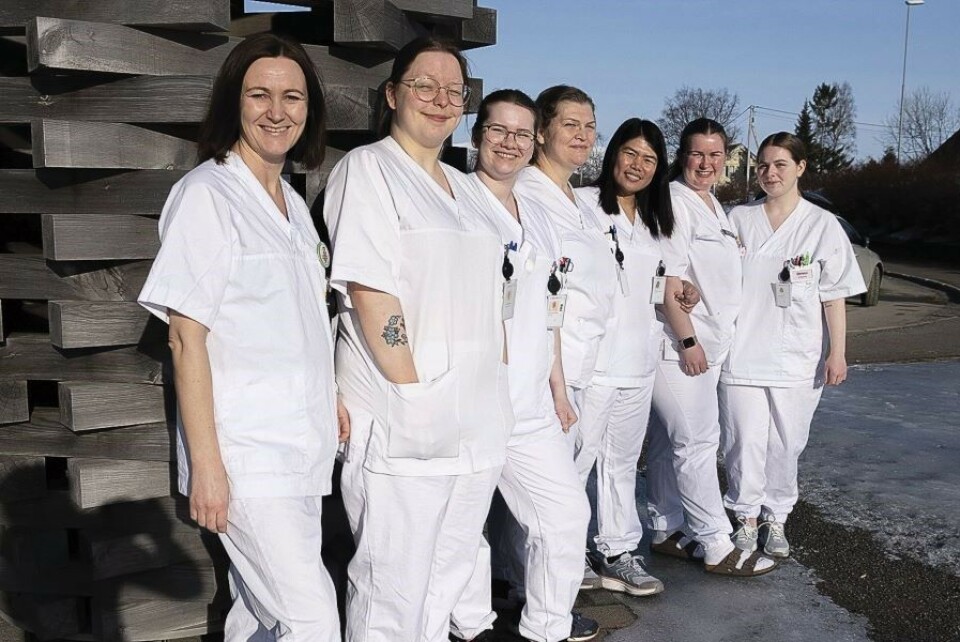 Noen av bioingeniørene på sykehuset: Fra venstre Barbro Henriksen, Frida Kjærstad Christoffersen, Maria Olsen Heløe, Malene Raahauge, Joyce Capote, Maja Hofsøy Gunnarsen og Christel Ryeng. Foto: Heidi Strand.