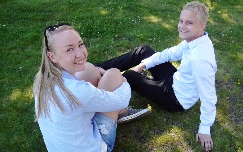 Mina Authen og Petter Jansen er positive og fornøyde bioingeniørstudenter. Skal de klage på noe, må det være at bioingeniørutdanningene er for ulike. Det burde vært mulig å bytte studiested underveis, mener de. Foto Grete Hansen