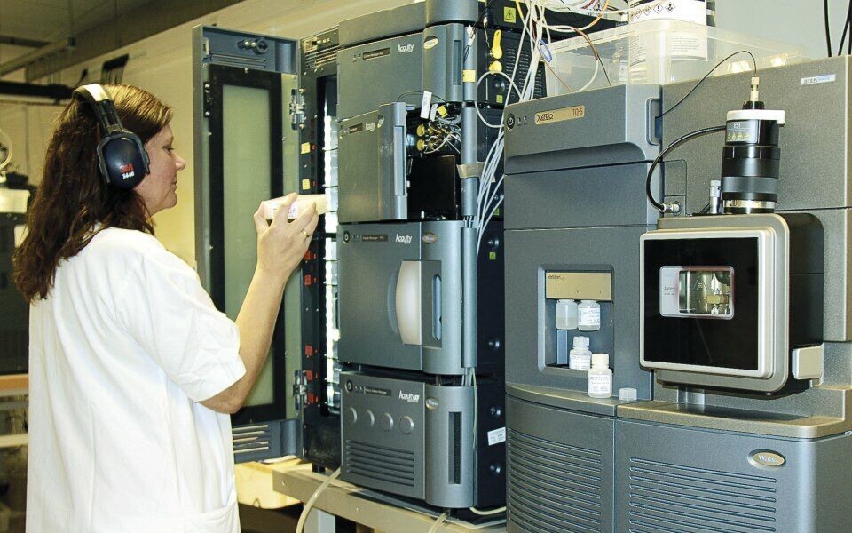 LC-MSMS analyserer 24 ulike analytter. Foto: Tordis Zahlsen.