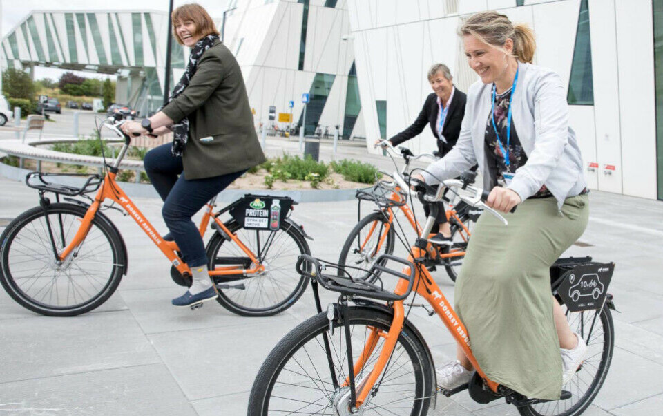 København er sykkelby nr. 1, og disse norske deltakerne - Mia Hjelle, Inger-Lise Neslein, og Kaja Marienborg - benyttet sjansen til å få frisk luft og bevegelse mellom kongress-sesjonene. Foto: Sine Fiig, dbio