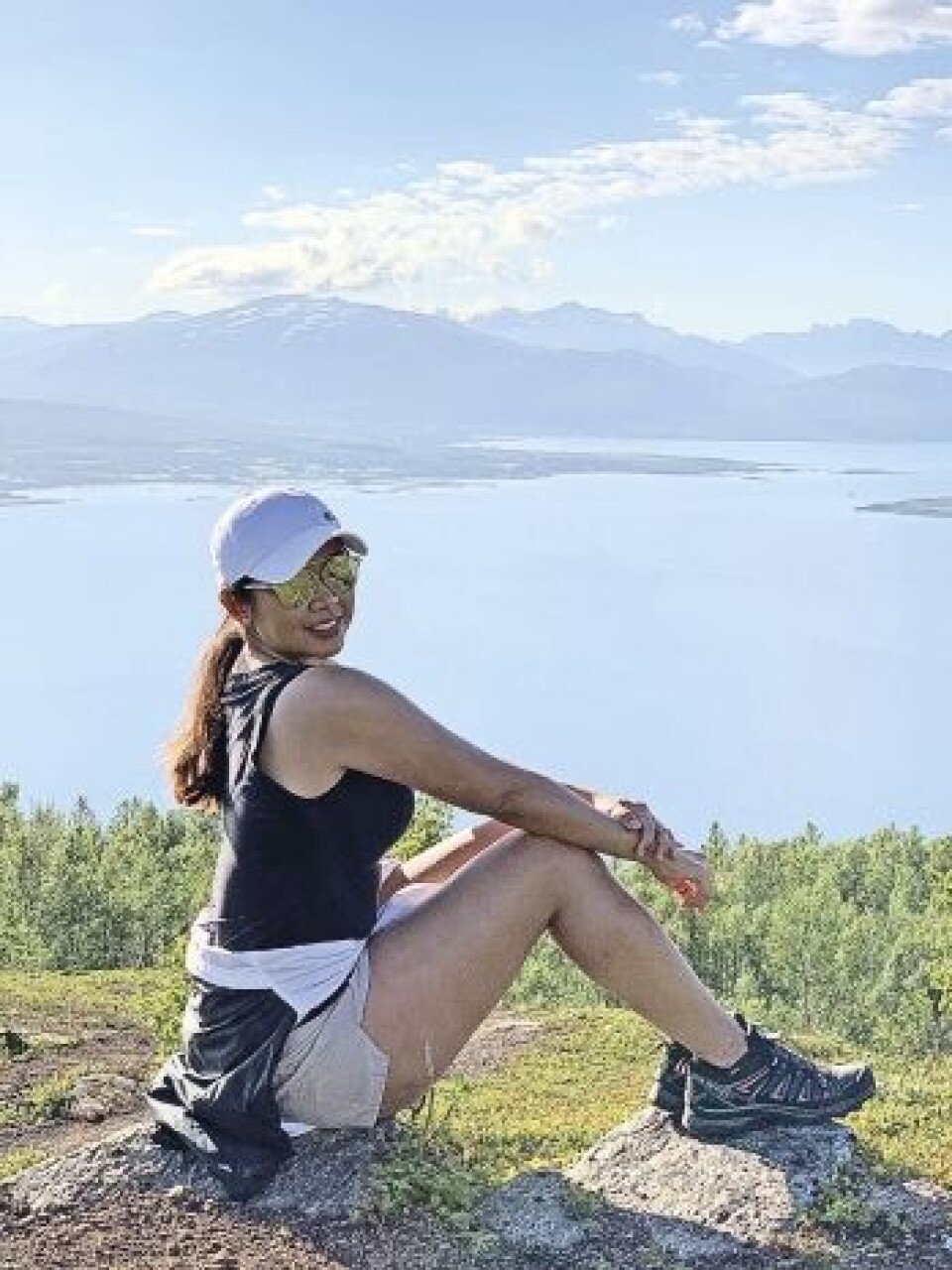 FJELLTUR: Det tok 15 års botid i Tromsø, men sommeren 2020 var Jarren Kate Dionesa Bentzen på sin første fjelltur noensinne. (Foto: Privat)