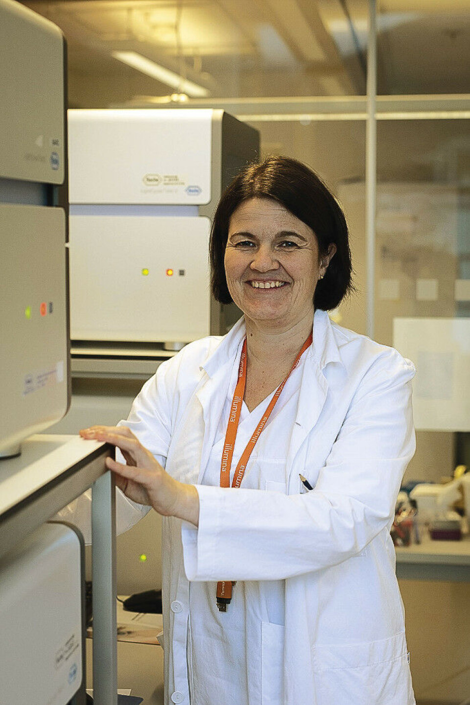 Randi Monsen Nygård tok over stillingen som driftsleder ved mikrobiologisk laboratorium på Haukeland 1. februar i år. Foto: Kristin Risa