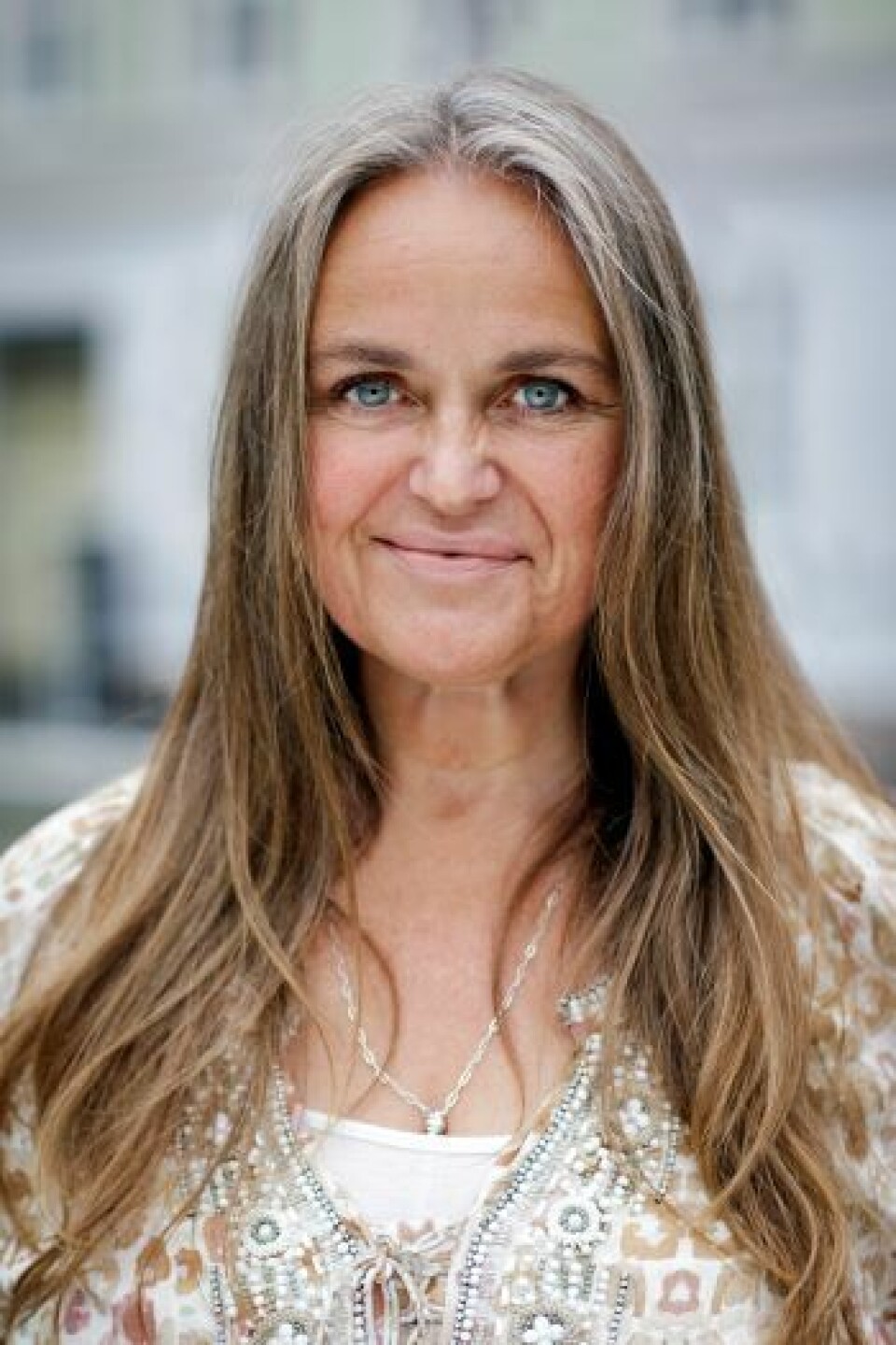 LÆRINGSENTUSIAST: Anne Lene Johnsen utdannet seg først til handelsøkonom, så studerte hun sosialpsykologi og nevrovitenskap. Hun har vært leder for Mensa i Oslo og gitt ut flere bøker om IQ og matte. I dag driver hun veiledning om hvordan vi kan prestere best mulig mentalt gjennom sitt eget firma, Hjernefabrikken. (Foto: Oda Hveem)
