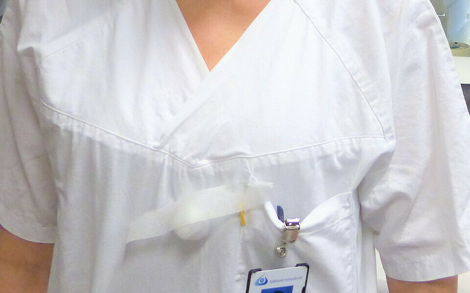 Er dette en uhygienisk og dårlig vane som bør fjernes? Foto: Tone Elise Eng Galåen.