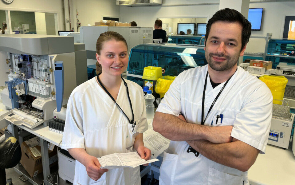 Bioingeniørstudent Elsa Lofthus Rosseland og praksisveileder Irnis Konjhodzic. Foto: Grete Hansen