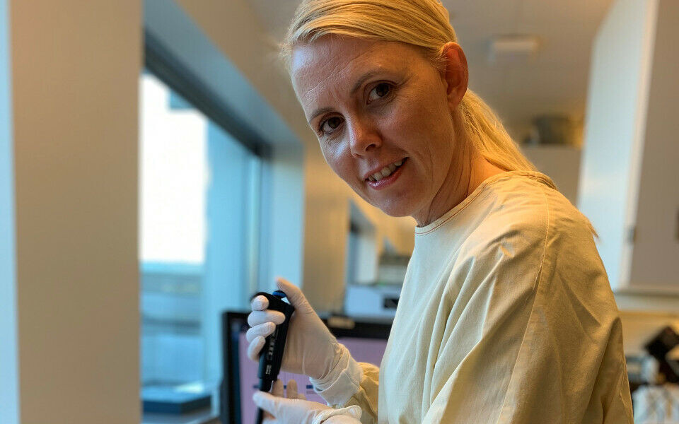Hege Vangstein Aamot, som er intervjuet i den nye artikkelserien 'Bioingeniører som forsker', har som mål å utvikle hurtigdiagnostikk av ortopediske implantatinfeksjoner