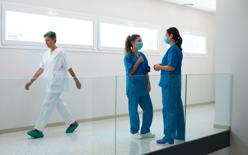 En god dialog mellom bioingeniør og lege kan hjelpe legen til å prioritere riktig. Foto: iStockphoto