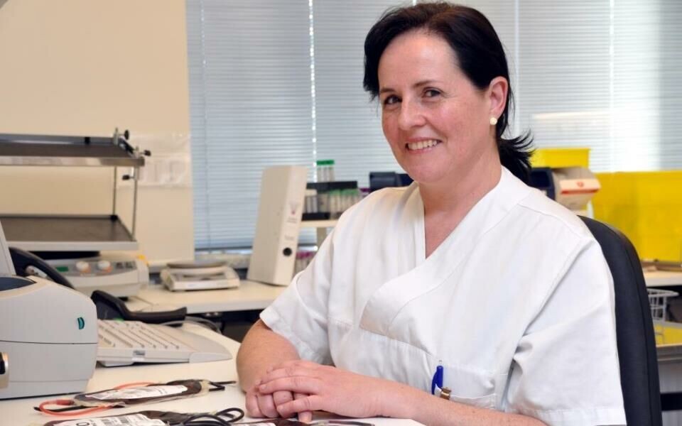 Utenlandske arbeidstakere som trenger yrkespraksis før de får norsk autorisasjon som bioingeniør, kan slite tungt med å få praksisplass. Sandra Bach fra Argentina er én av dem. Foto: Svein Arild Nesje-Sletteng
