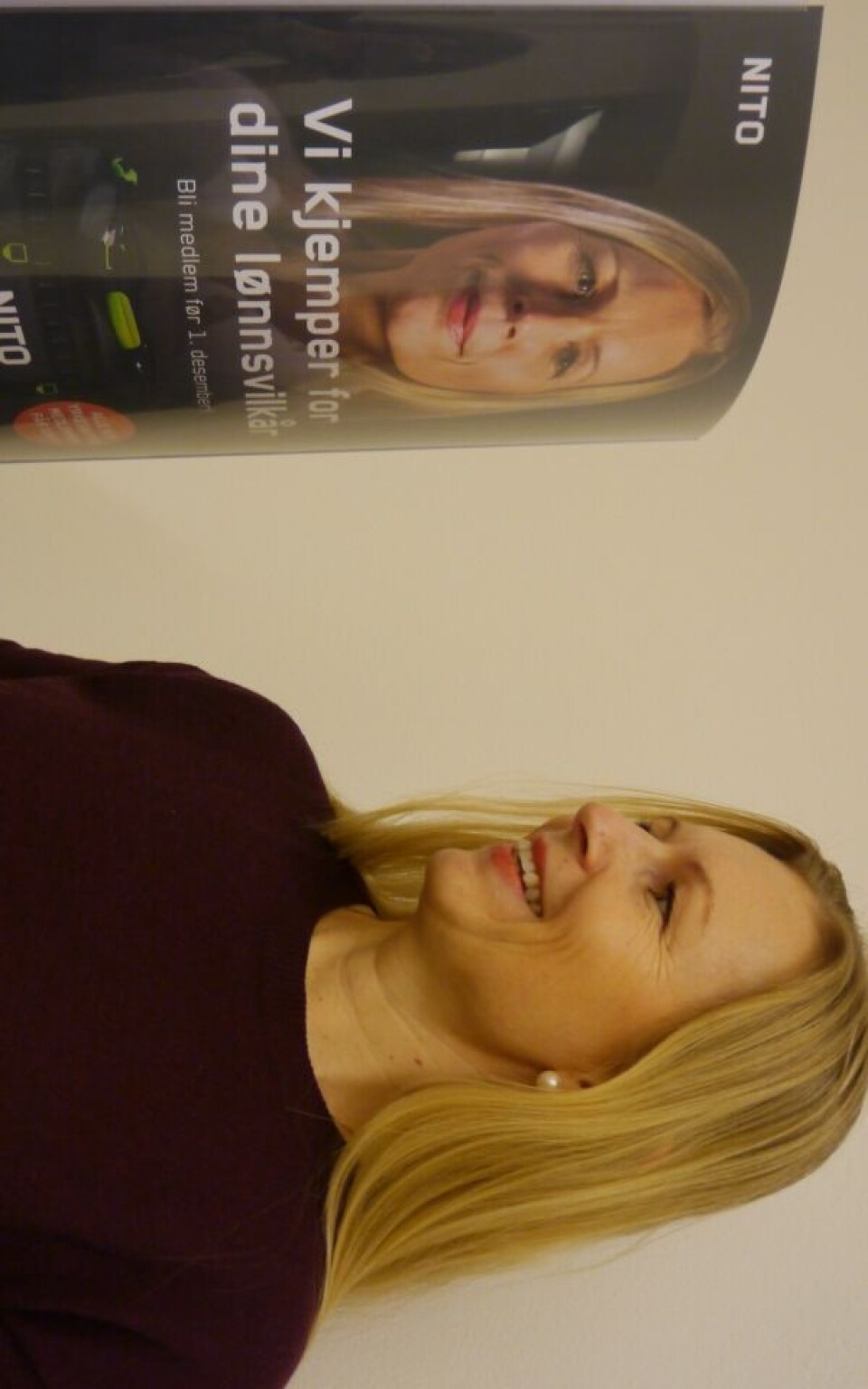 Bioingeniør Marie-Therese Strand Larsen fronter vervekampanje som NITO kjører i november. I starten skvatt hun litt når hun stadig så bildet av seg selv, forteller hun. Foto: Grete Hansen