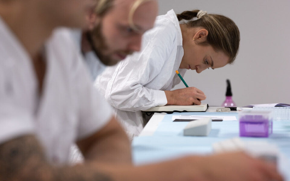 Bioingeniørmangelen løses ikke bare med å utdanne flere, mener Ytring-skribent Lars Gunnar Landrø. Illustrasjonsfoto: Kristin Risa