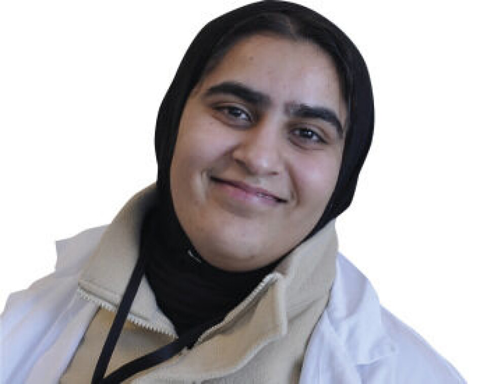LÆREVILLIG: Noe av det aller viktigste på jobb for Zarmeen Abid (født 1996) er muligheten til å utvikle seg faglig. – Jeg har sagt tydelig fra til sjefen min at jeg vil bli utfordret. Jeg er ikke en robot, og jeg kan ikke gjøre de samme tingene hele tiden uten noe form for selvutvikling. Da kjeder jeg meg, sier hun.