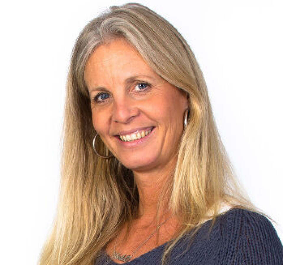 NY LÆRING: Høgskolelektor Marianne Hagelia mener kurs gir mer dårlig samvittighet enn nytte. Hun oppfordrer ledere og ansatte på laboratorier til å ta i bruk smarttelefoner og sosiale medier som læringsverktøy. Foto: Høgskulen i Volda Marianne Hagelia