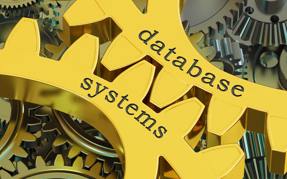 Helse Sør-Øst regner med å kunne spare betydelige beløp når felles labdatasystem er på plass. I dag er det 10 systemer og 31 databaser. Illustrasjon: iStockphoto