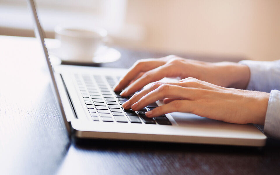 Aldri før har så mange bioingeniører skrevet faglig, men fortsatt mener jeg at vi kan bli enda bedre i å ta hånd om egen forskning, skriver Kirsti Berg. Illustrasjon: iStockphoto