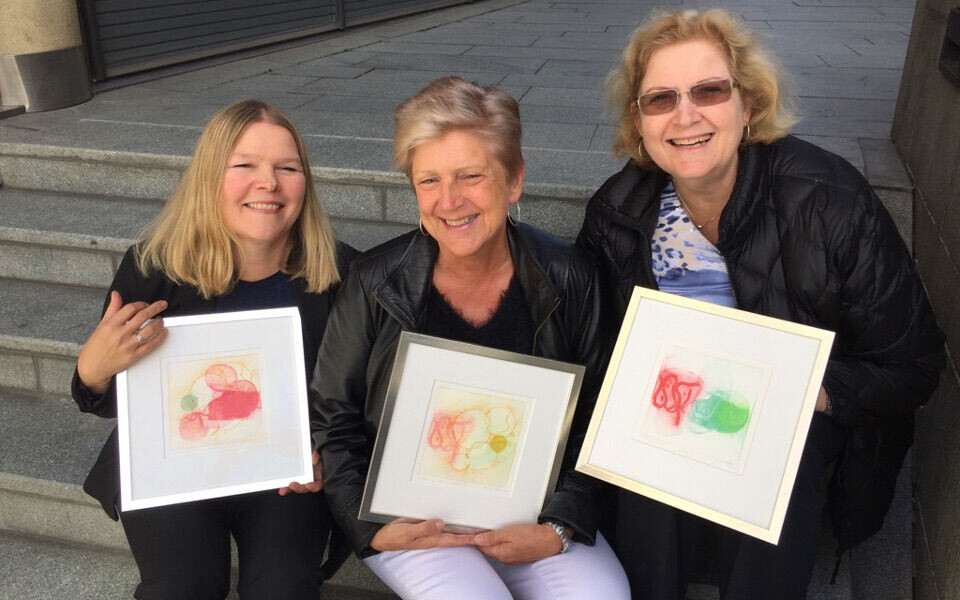 Prisvinnerne (f.v.): Nina Bjerketveit Ødegaard, Herbjørg Råen og Bente Braathen. Foto: Hold Pusten