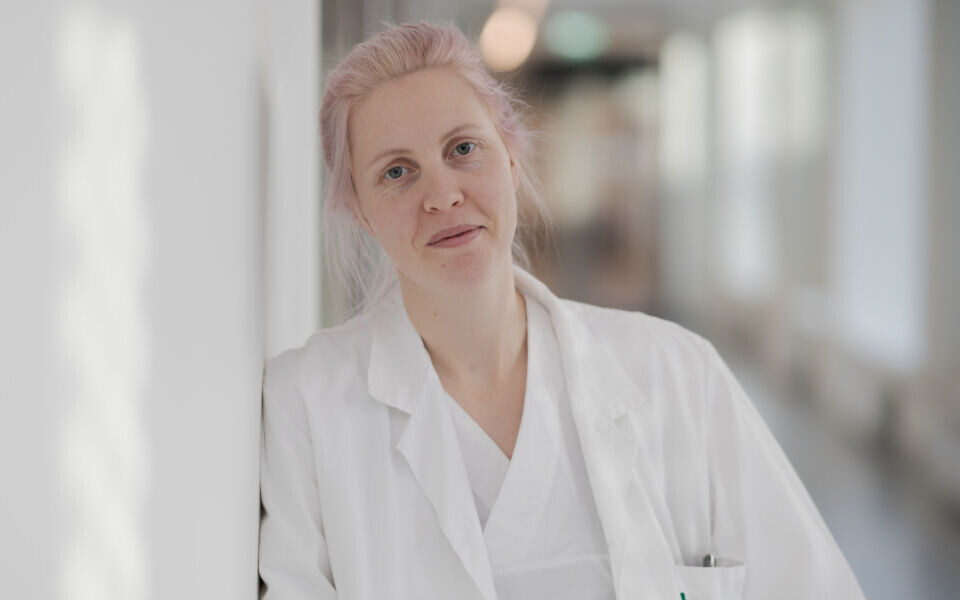 – Vi merker bioingeniørmangelen bokstavelig talt på kroppen, sier verneombud Silje Haraldseide. Foto: Eirik Dankel, Helse Fonna