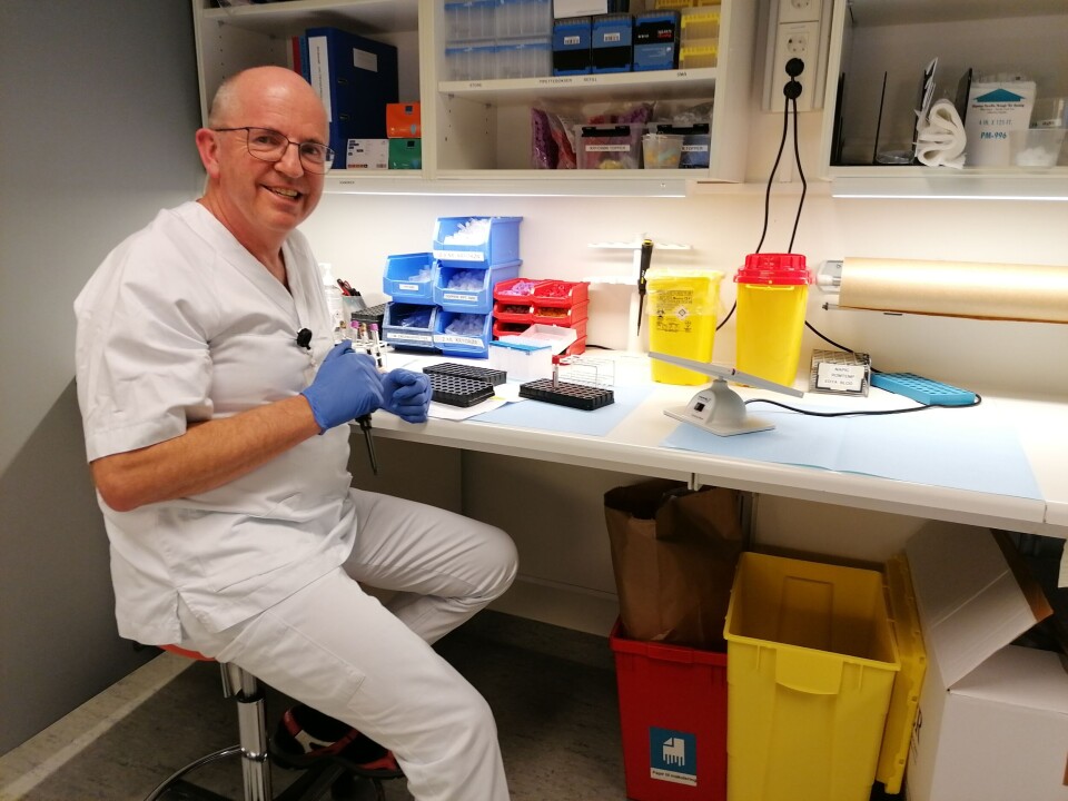 Tore Skei på laben på St. Olavs hospital. Foto: Privat.