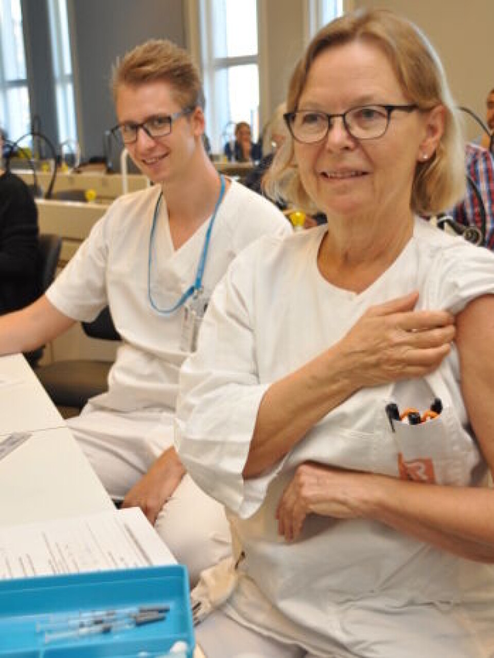 Klare for vaksinering: Bioingeniørene Olga Hultgren og Ruben Sæther på Rikshospitalet. Foto: Svein Arild Nesje-Sletteng Klare for vaksinering: Bioingeniørene Olga Hultgren og Ruben Sæther på Rikshospitalet. Foto: Svein Arild Nesje-Sletteng