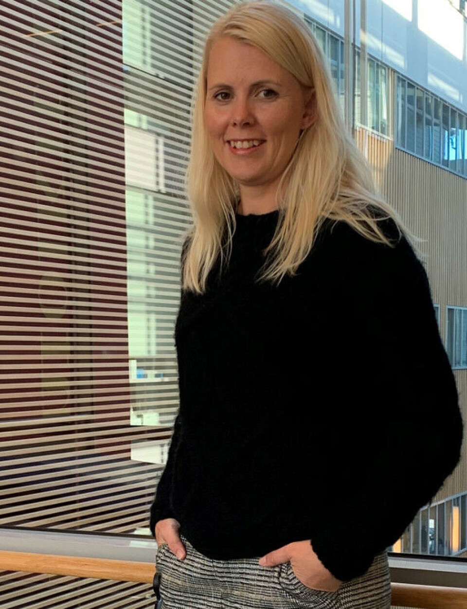 Hege Vangstein Aamot (45 år) har: Bioingeniørbachelor fra Høgskolen i Oslo i 1998. Hovedfag i cellebiologi ved NTNU i 2001. Doktorgrad, Radiumhospitalet, 2006: Kromosomforandringer i non-Hodgkins lymfomer. Jobbet som bioingeniør ved Radiumhospitalet i perioden 1998 – 2002. Forsker ved Avdeling for klinisk molekylærbiologi (Epigen) ved Akershus universitetssykehus (Ahus) 2008-2011. Fra 2012, forsker ved Avdeling for mikrobiologi og smittevern ved Ahus. Foto: Karin Helmersen