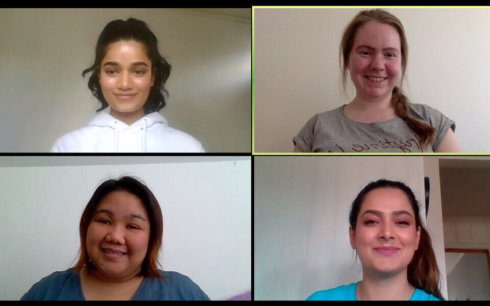 De fire studentene kommuniserer på Zoom. Her er øverst Ambika Bhatt (t.v.) og Ranveig Torgersen. Nederst Rossnely Martinez Solheim (t.v.) og Mozhgan Shojaei.