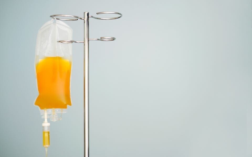 Rekonvalesensplasma ser ut til å kunne hjelpe pasienter som er alvorlig syke av covid-19. Illustrasjon: iStock