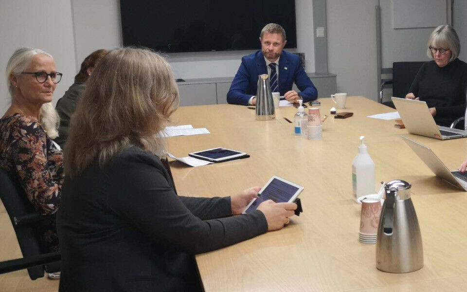 BFI hadde møte med helseminister Bent Høie 30. september. BFIs leder Rita von der Fehr helt til venstre. Foto: Liv Kjersti Paulsen