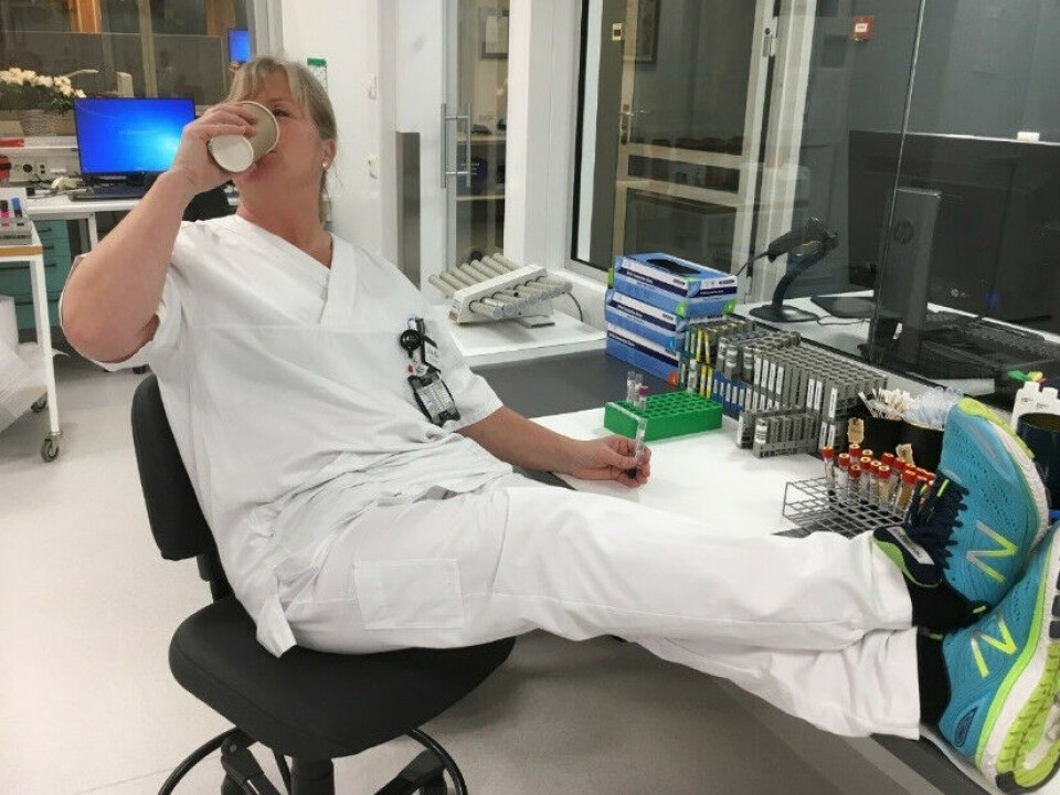 «Hva skal bioingeniørene gjøre nå da, nå som alt går av seg selv?» er et gjentagende spørsmål etter innføring av automasjon. Automatisering innebærer færre manuelle prosesser som avkorking og frakt av prøverør, mens andre typer arbeidsoppgaver kommer til. Det er nok å gjøre.