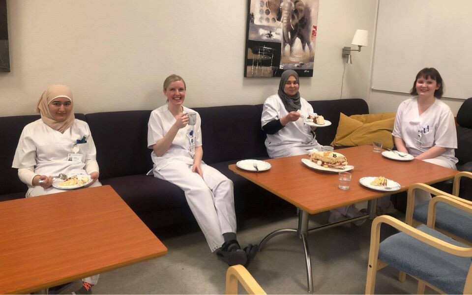 Kryssordvinnere på Lovisenberg sykehus. Foto: Privat