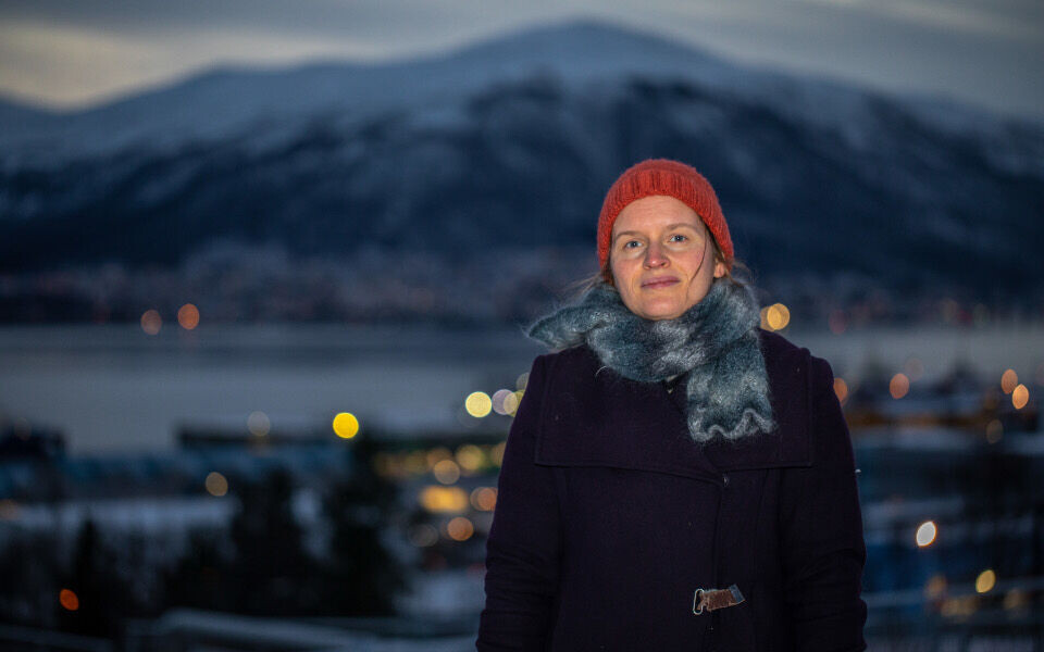 Runa Wolden er midtveis i en ph.d. ved Universitetet i Tromsø og var nylig med på oppdagelsen av S. borealis, et nytt medlem av stafylokokkfamilien. Foto: Øystein Haugen