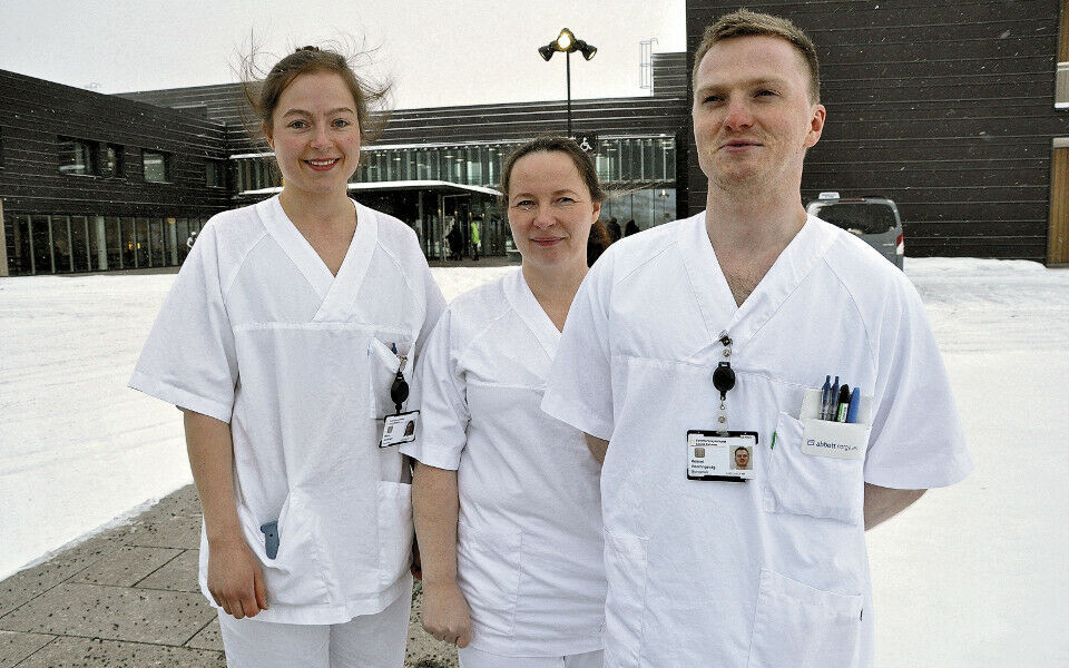 I VINDEN: Det tok sin tid før det ble innflyttingsklart. Men nå begynner Maren Jacobsen, Berit Gaup, Kennet Honningsvåg og alle de andre på laboratoriet å bli husvarme i nytt sykehus. I VINDEN: Det tok sin tid før det ble innflyttingsklart. Men nå begynner Maren Jacobsen, Berit Gaup, Kennet Honningsvåg og alle de andre på laboratoriet å bli husvarme i nytt sykehus.