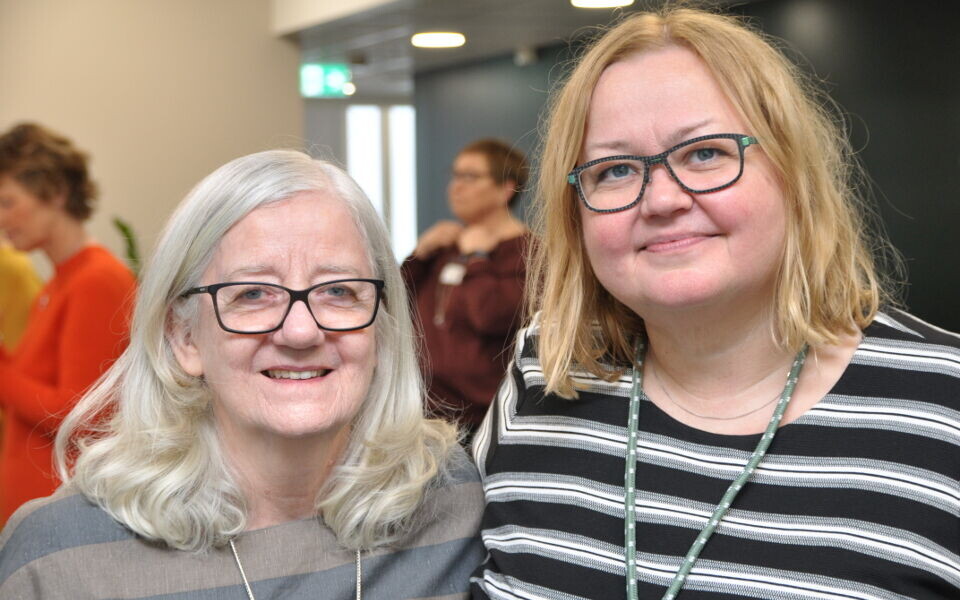 Patricia Melsom (t.v.) ble nylig pensjonist, Marie Nora Roald slutter for å bli seksjonsleder ved laboratoriet på sykehuset i Ålesund. Dermed mister BFI-sekretariatet to svært erfarne rådgivere. Foto: Svein Arild Nesje-Sletteng