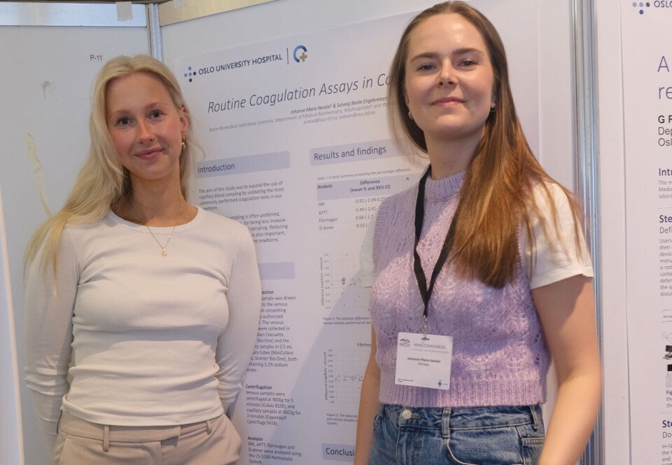 Solveig Beate Engebretsen og Johanne Marie Nesdal fra Oslo Universitetssykehus Rikshospitalet og Radiumhospitalet tok andreplassen i posterkonkurransen. Solveig Beate Engebretsen og Johanne Marie Nesdal fra Oslo Universitetssykehus Rikshospitalet og Radiumhospitalet vant andreplass for beste poster.
