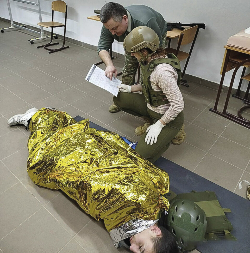 I Ukraina tok Lilya et kurs i paramedisin for å kunne hjelpe til mer.