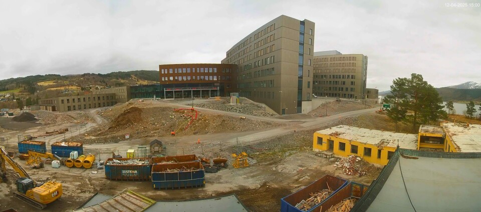 Byggeplasskameraet som viste framdrifta i byggeprosessen på Hjelset har stoppa filminga i april i år. Byggeplasskamera stoppet i april 2025.