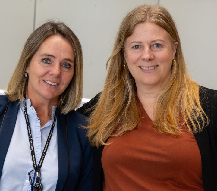 LEDERDUO: Trude Steinsvik (til høyre) er bioingeniør og avdelingssjef for laboratoriemedisin. Bioingeniør Silja Schaug Aarstad er assisterende avdelingssjef, men har vært frikjøpt fra stillingen siden 2019 for å følge opp byggeprosjektet. Aarstad er blant annet faglig rådgiver for utstyr, og har vært involvert i alle anskaffelser på laboratoriet. Det er blitt mer enn 70 kontrakter, og mange millioner kroner er investert i nytt utstyr. LEDERDUO: Trude Steinsvik (til høyre) er bioingeniør og avdelingssjef for laboratoriemedisin. Bioingeniør Silja Schaug Aarstad er assisterende avdelingssjef, men har vært frikjøpt fra stillingen siden 2019 for å følge opp byggeprosjektet.
Aarstad er blant annet faglig rådgiver for utstyr, og har vært involvert i alle anskaffelser på laboratoriet. Det er blitt mer enn 70 kontrakter, og mange millioner kroner er investert i nytt utstyr.