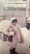 Behrokh Zandpour-Rognstad som seksåring i snøkledde Norge i 1987